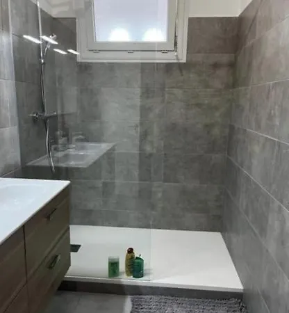 Spacieux, Proche Centre Ville. * Ajaccio (Corsica)