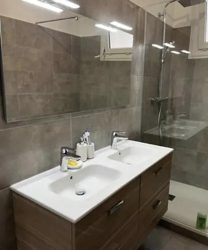 Spacieux, Proche Centre Ville. * 阿雅克肖